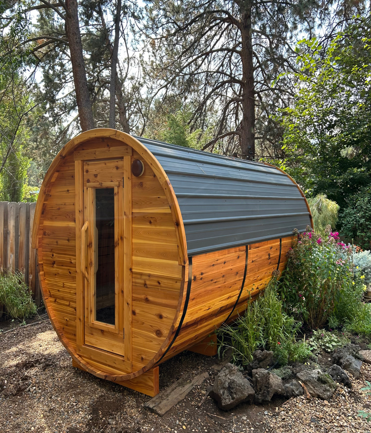 6-8 Person Barrel Sauna + 4' Changing Room