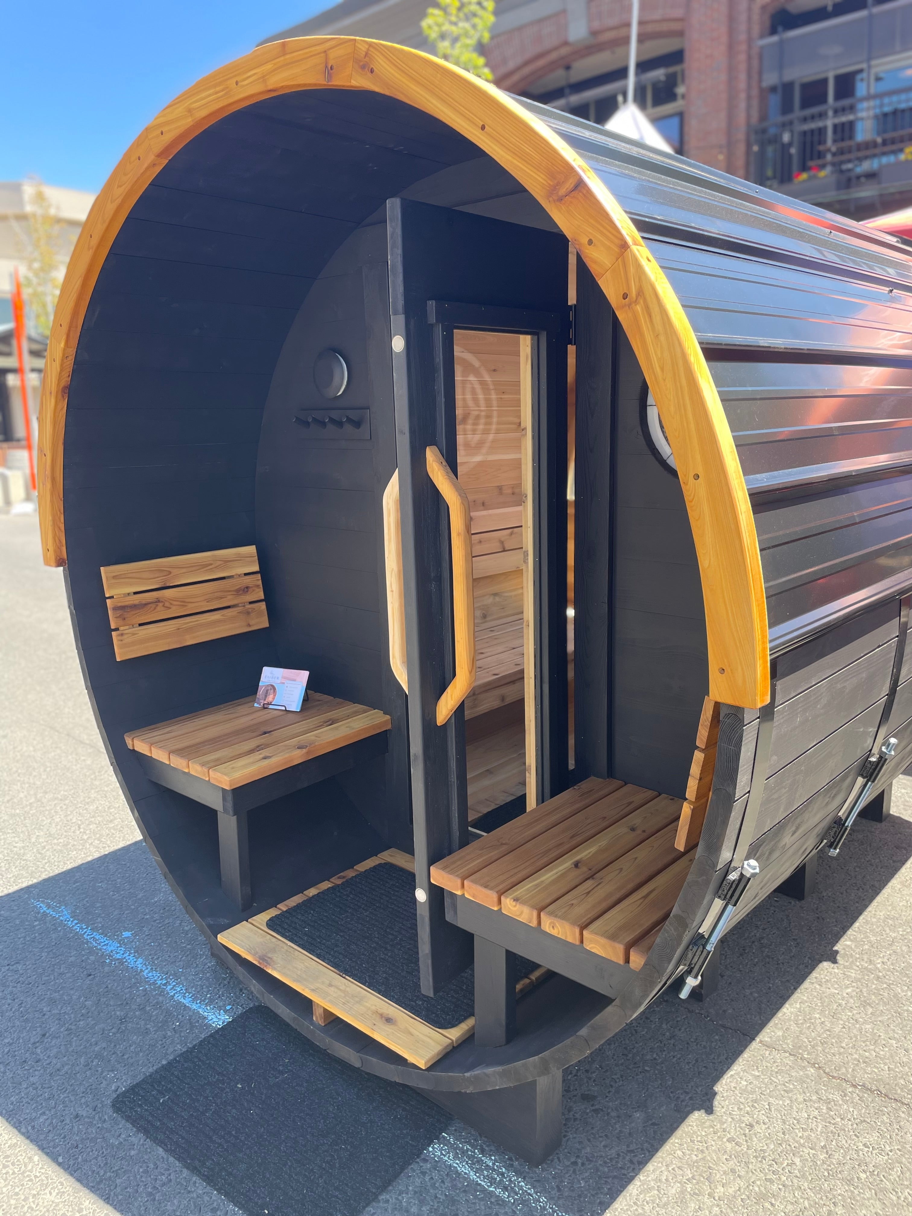 8’ BARREL SAUNA (6’ sauna room + 2’ porch)