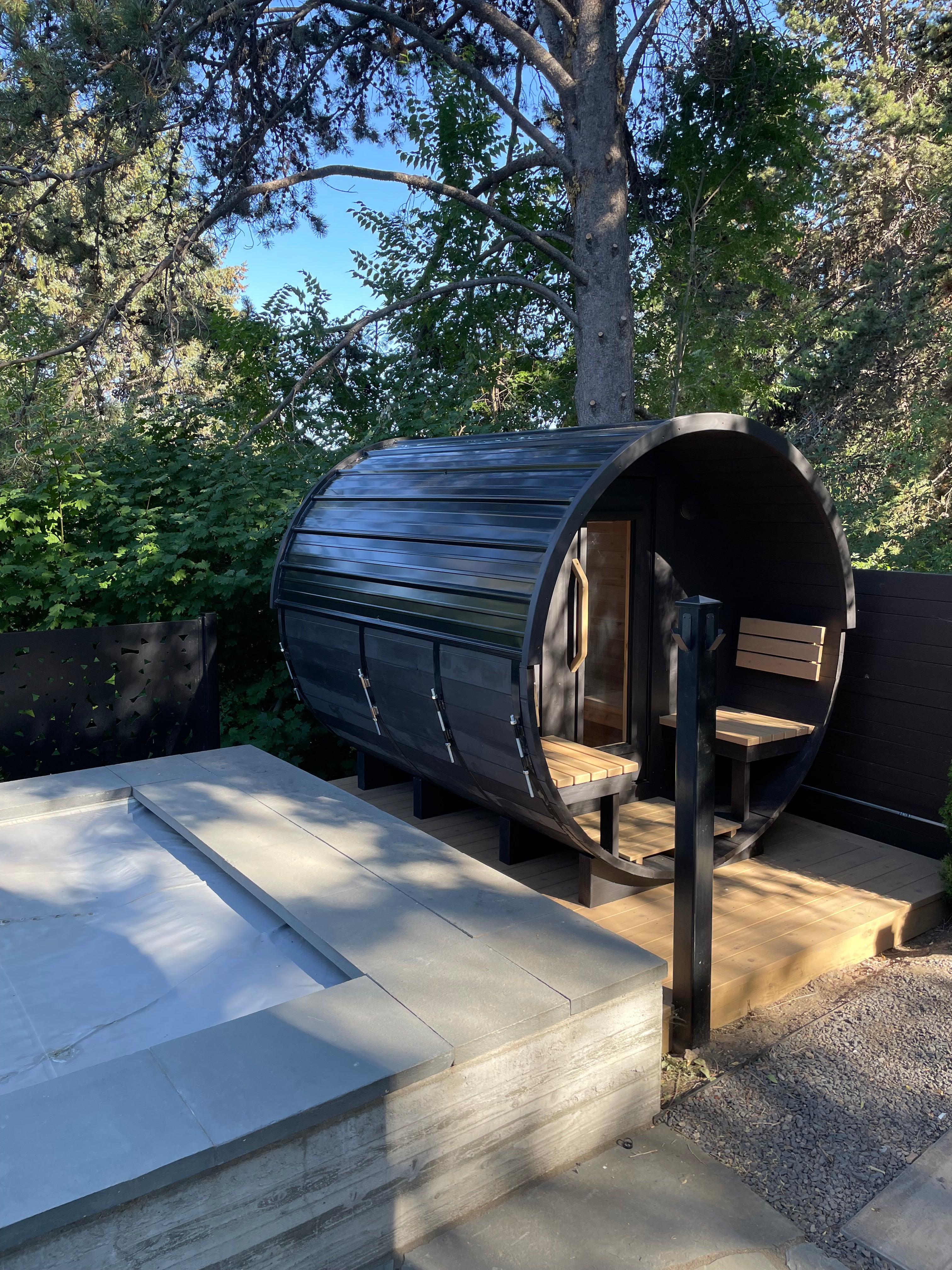8’ BARREL SAUNA (6’ sauna room + 2’ porch)