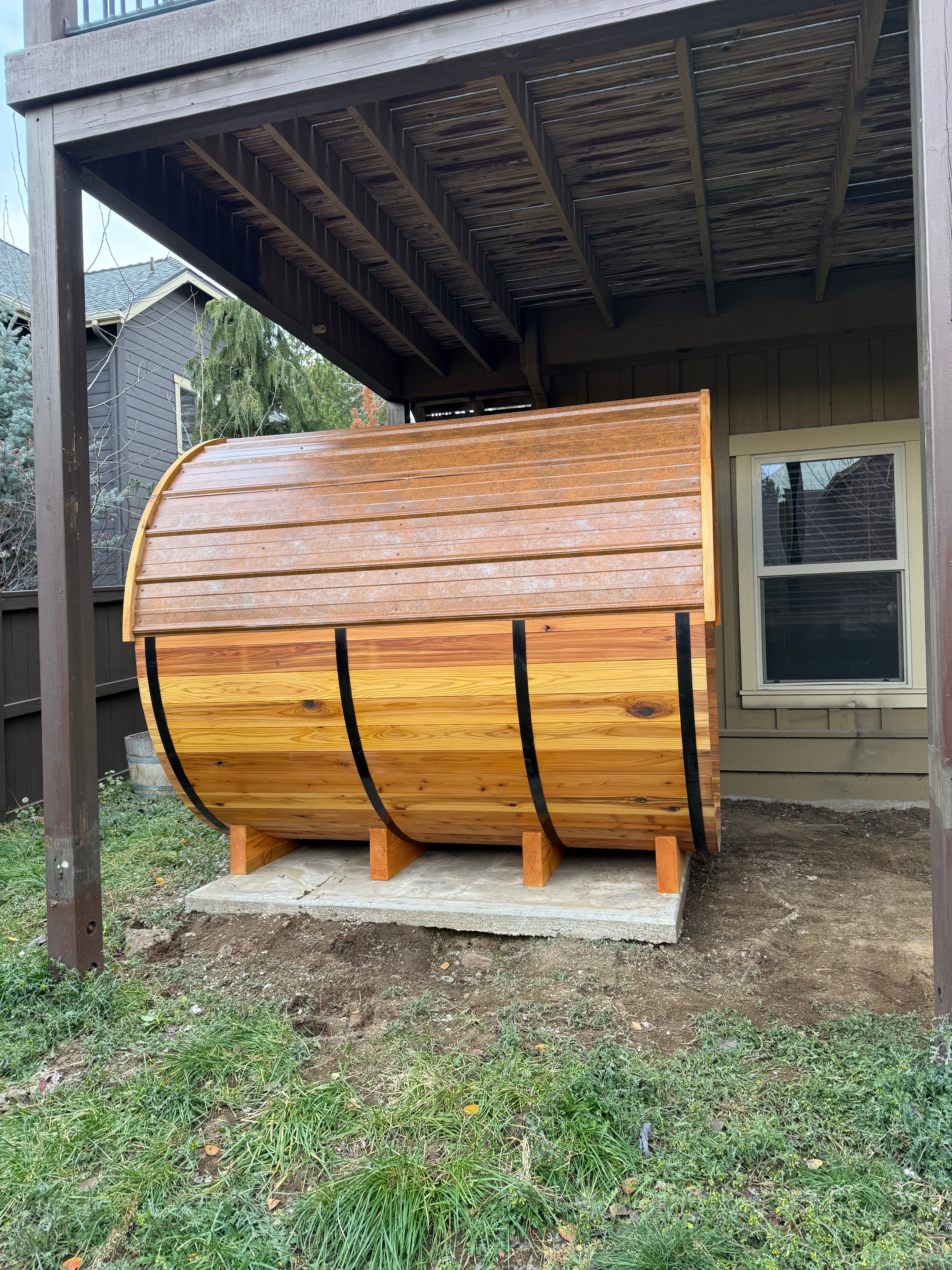 8’ BARREL SAUNA (6’ sauna room + 2’ porch)