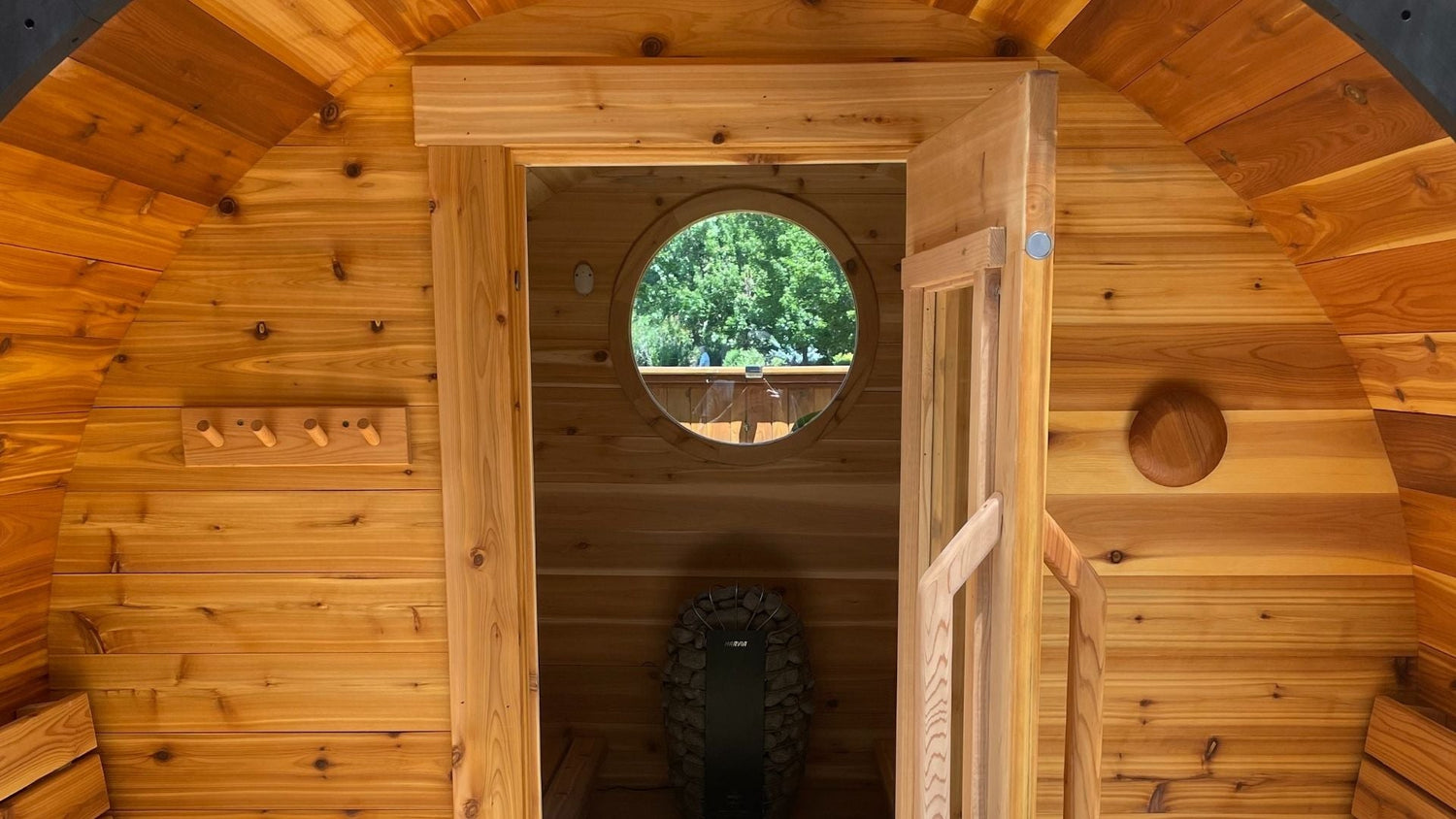 How to Host a Sauna Night with Friends and Family