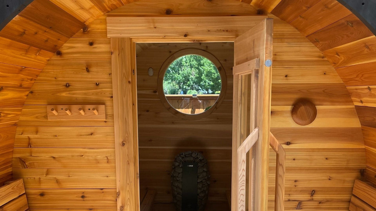 How to Host a Sauna Night with Friends and Family