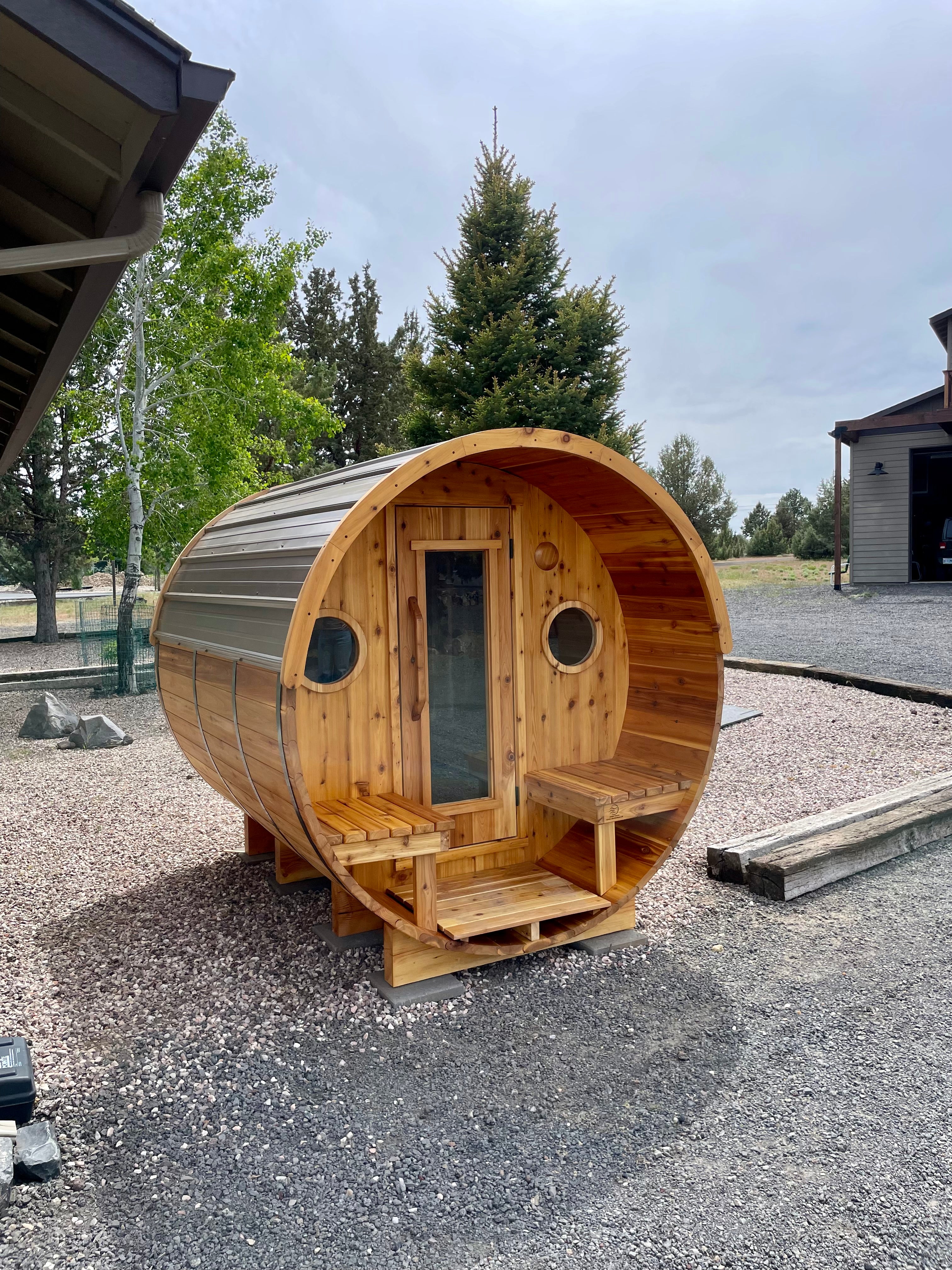 8’ BARREL SAUNA (6’ sauna room + 2’ porch)